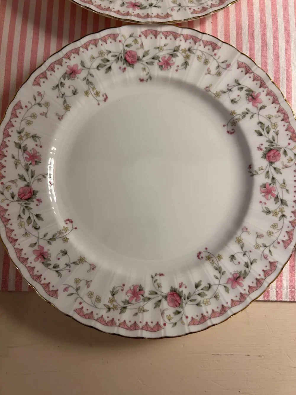 Set of 4 Mikasa Radford Pink Floral Salad/Bread Plates